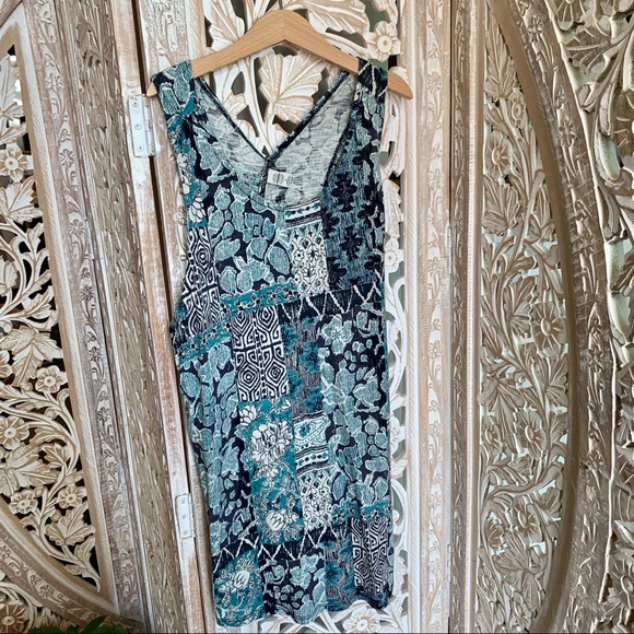 Lucky Lotus Open Back Tank - Picture 5 of 5